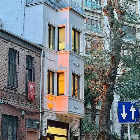 Simple In Kiziltoprak With Transportation,near Bagdat Street * Istanbul