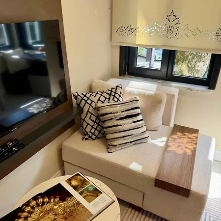 Simple In Kiziltoprak With Transportation,near Bagdat Street * اسطنبول